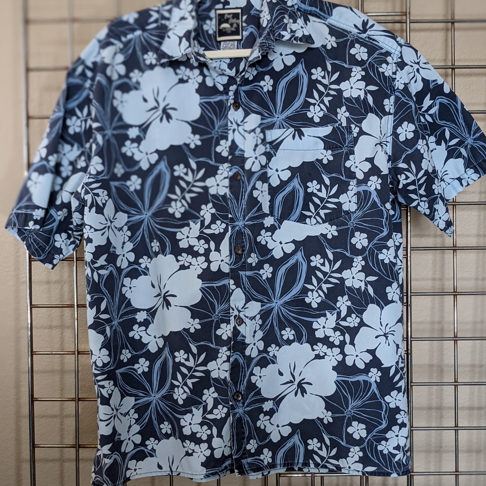 Hawaiian shirt.  100% cotton.  Size: Large